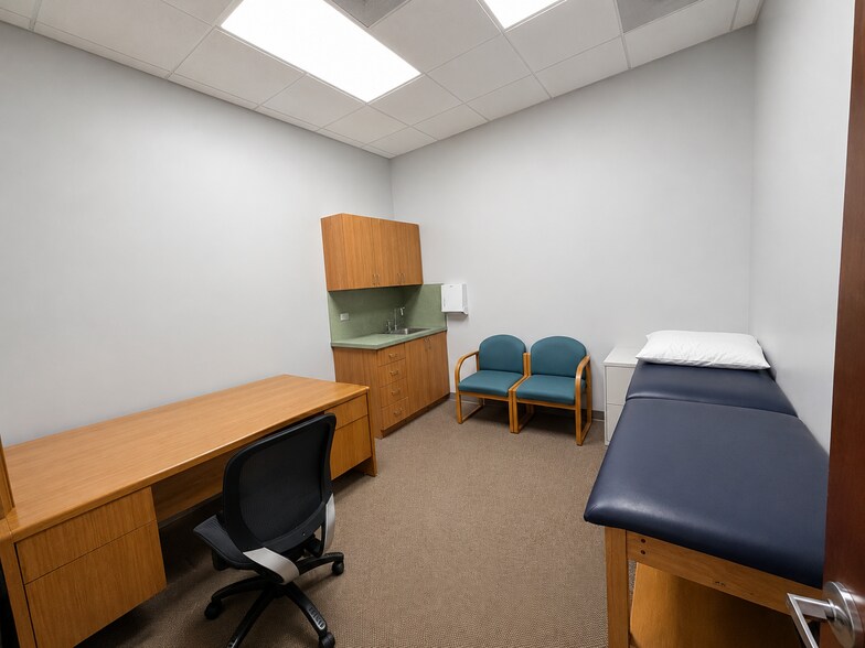 More Photos Of 5055 S Congress Ave, Lake Worth Medical For Lease