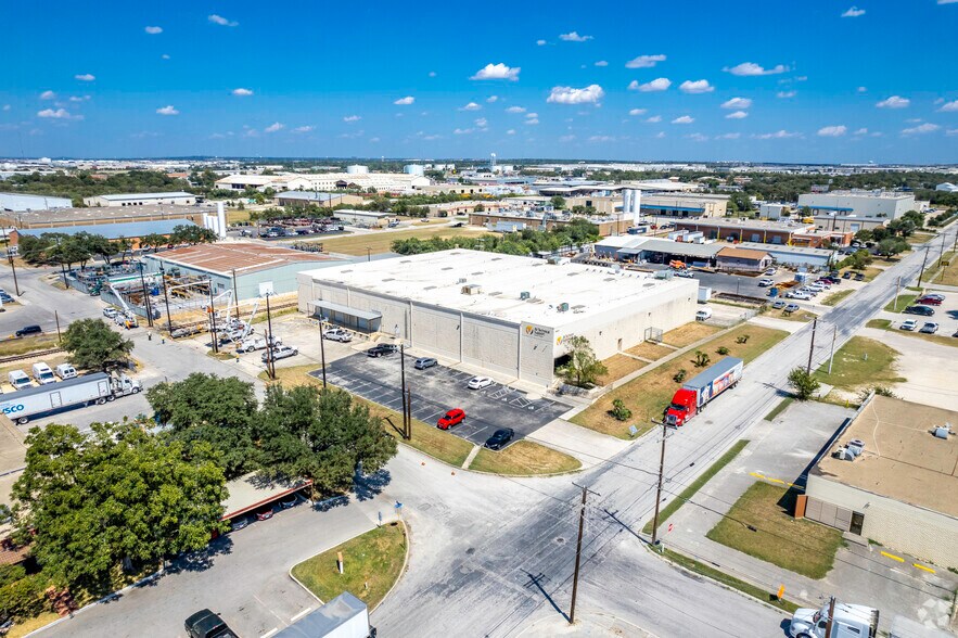 More Photos Of 4311 Director Dr, San Antonio Warehouse For Lease