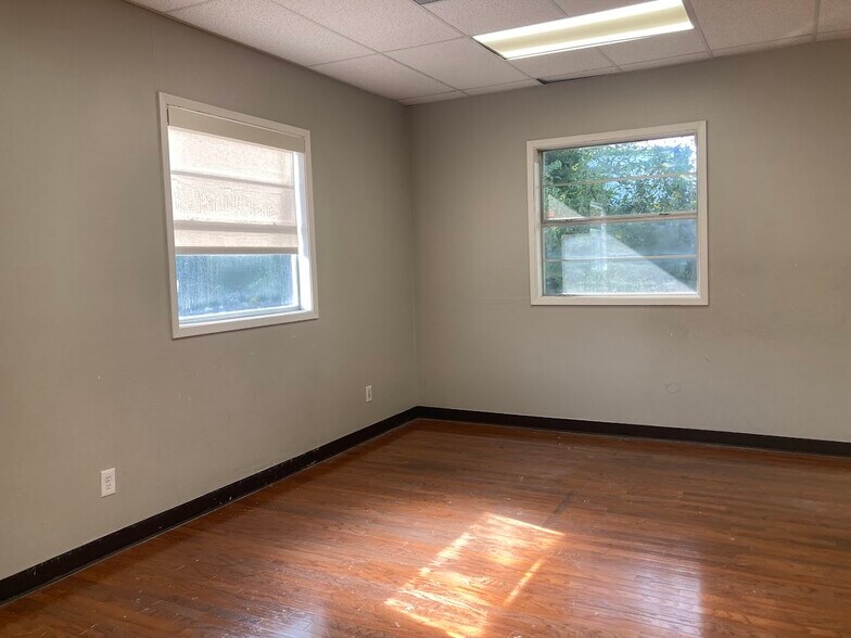 More Photos Of 2223 Dorrington St, Houston Healthcare For Lease