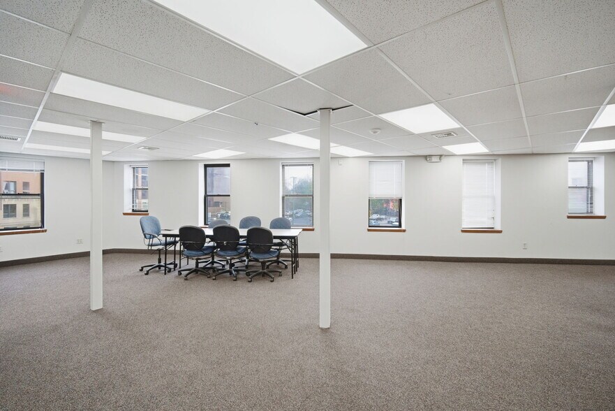 More Photos Of 222 Carew St, Springfield Medical For Lease