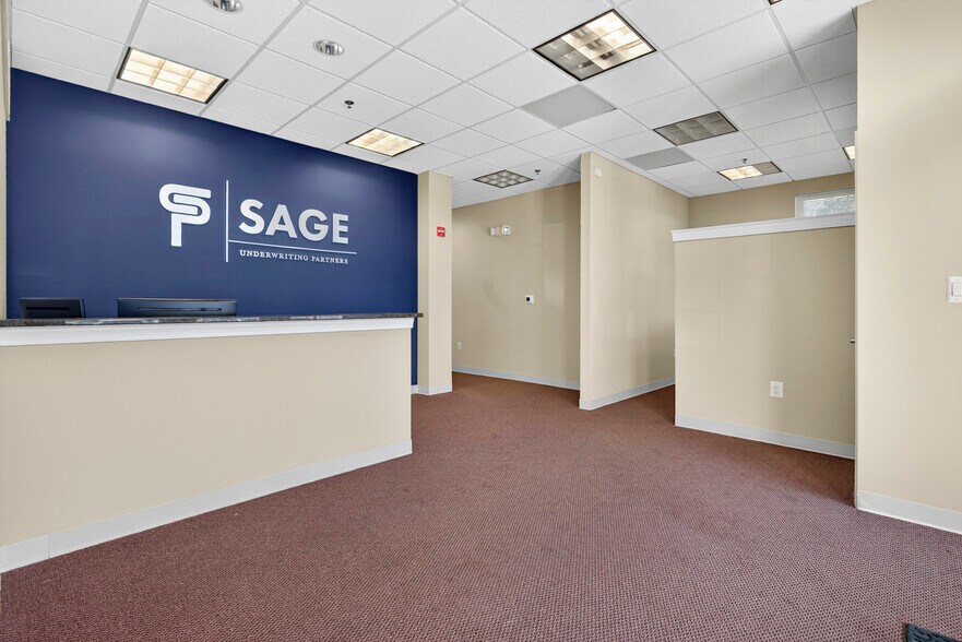 More Photos Of 46165 Westlake Dr, Sterling Medical For Sale