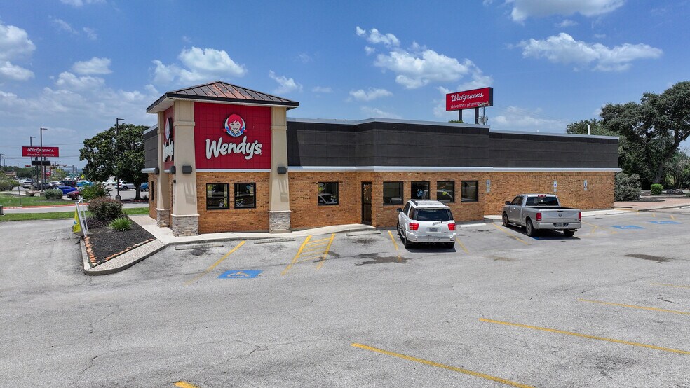 More Photos Of 143 S State Highway 46, New Braunfels Fast Food For Sale