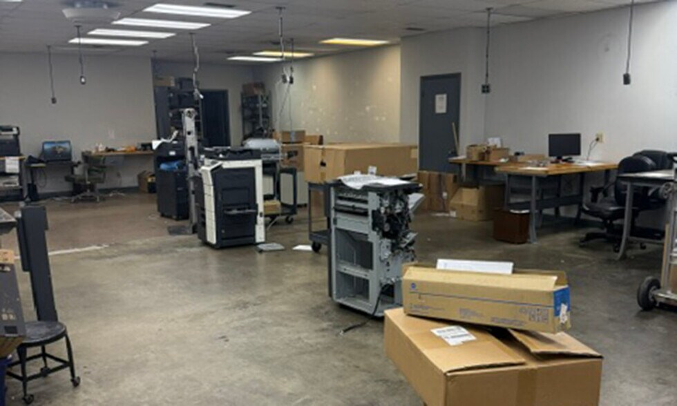 More Photos Of 1501 Allens Ln, Evansville Warehouse For Sale