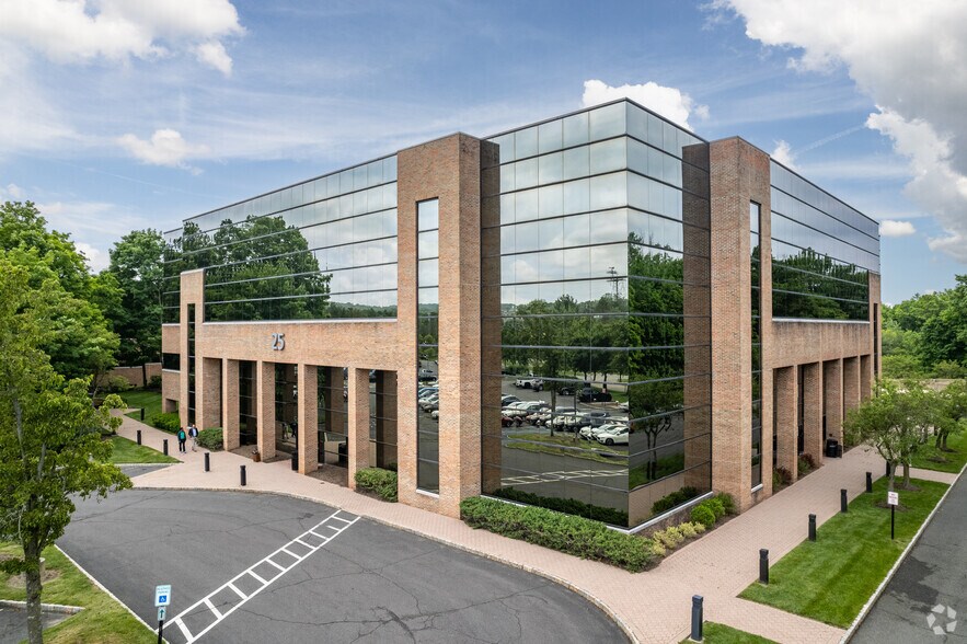 More Photos Of 25 Independence Blvd, Warren Office For Lease