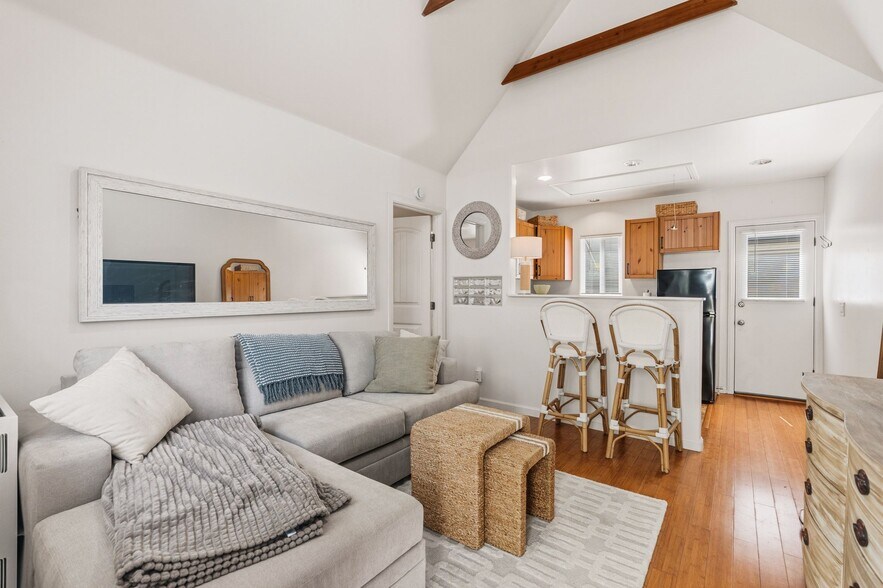 More Photos Of 215 Lolita St, Encinitas Apartments For Sale