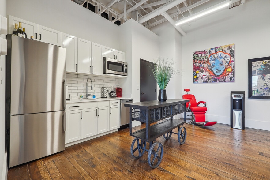 More Photos Of 12655 Birmingham Hwy, Alpharetta Storefront Retail Office For Lease