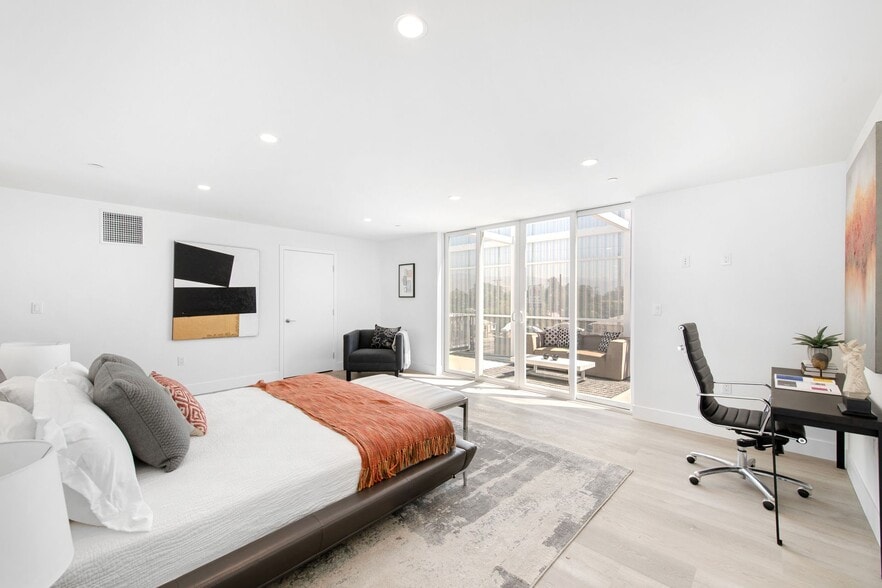 More Photos Of 11700 W Magnolia Blvd, Valley Village Apartments For Sale