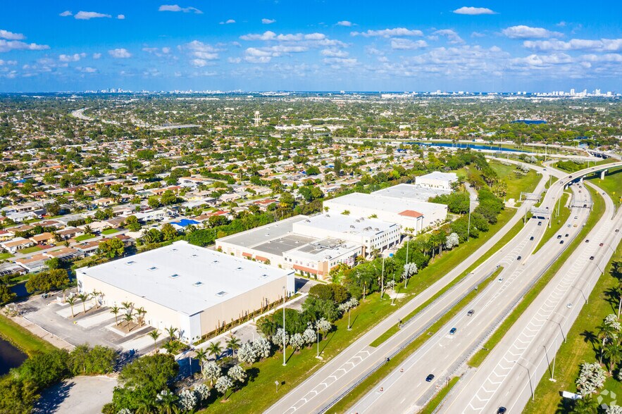 More Photos Of 7451 Riviera Blvd, Miramar Unknown For Lease