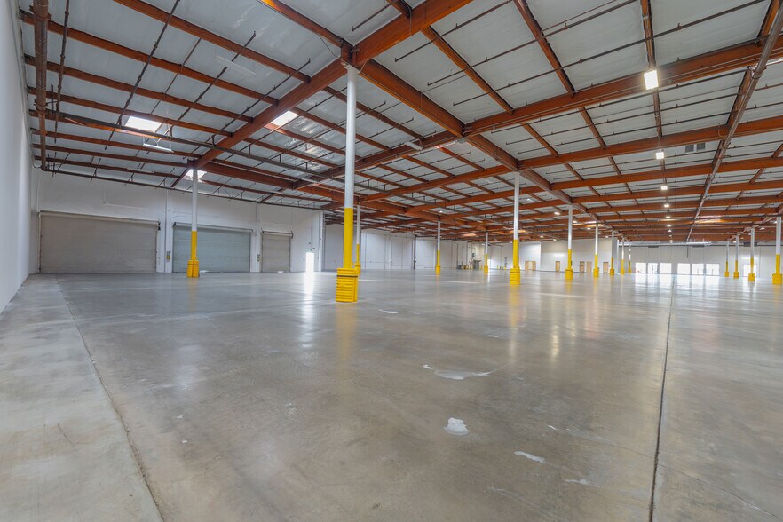 More Photos Of 1300 W Artesia Blvd, Compton Warehouse For Lease