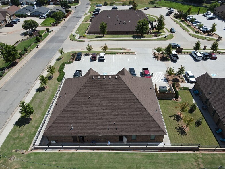 More Photos Of 517 Liberty Ln, Edmond Office For Lease