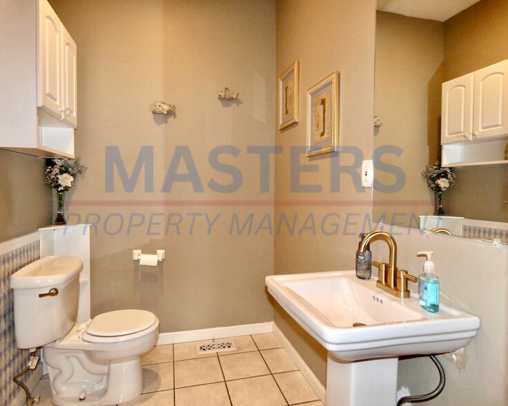 More Photos Of 836 W South Boundary St, Perrysburg Office Residential For Lease