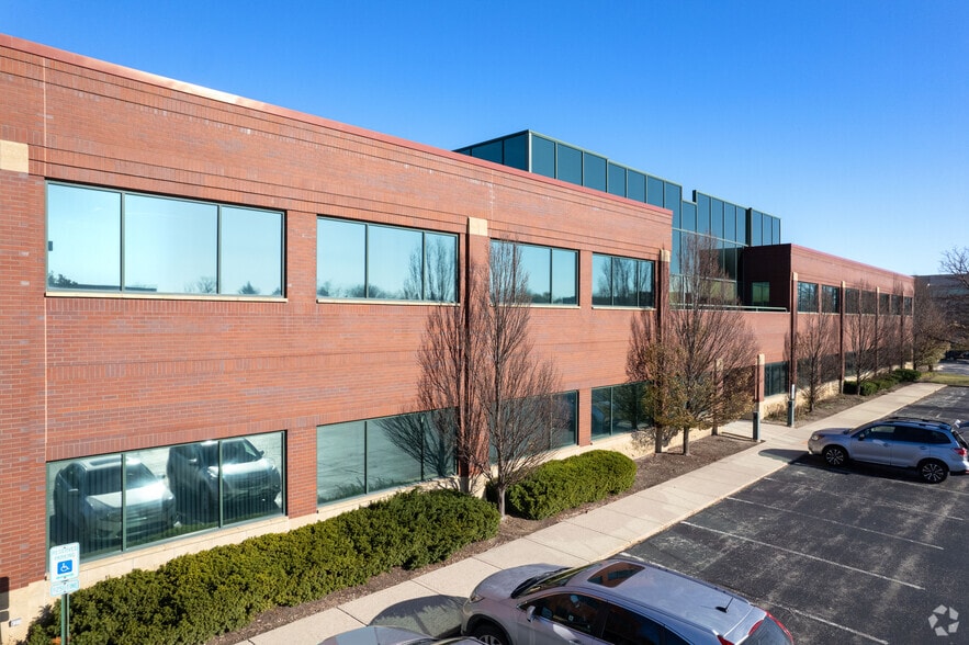 More Photos Of 400 N Lakeview Pky, Vernon Hills Office For Lease