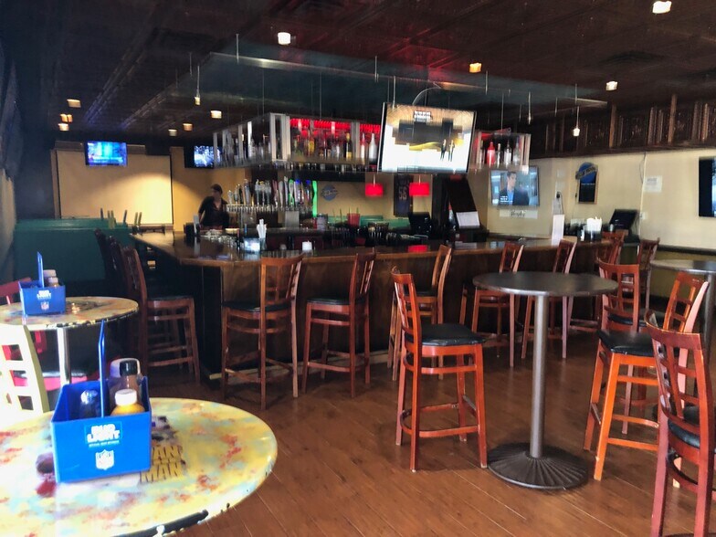 More Photos Of 8797 20th St, Vero Beach Hotel For Lease