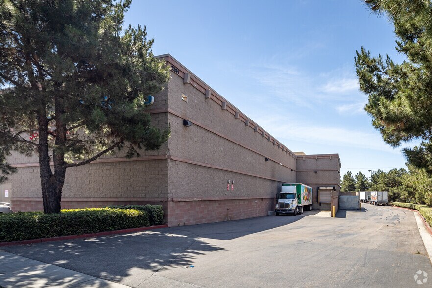 More Photos Of 1935-1943 W Malvern Ave, Fullerton Storefront For Lease