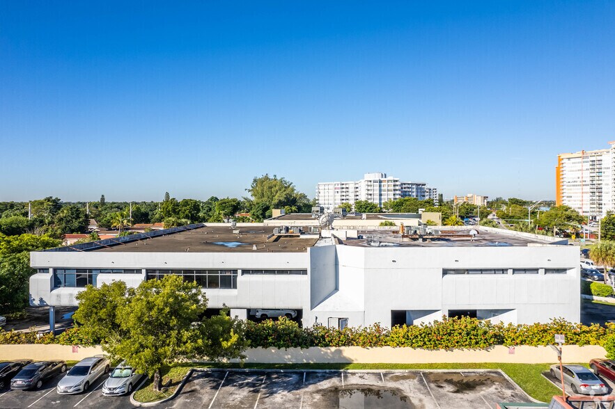 More Photos Of 1400 NE Miami Gardens Dr, Miami Medical For Lease