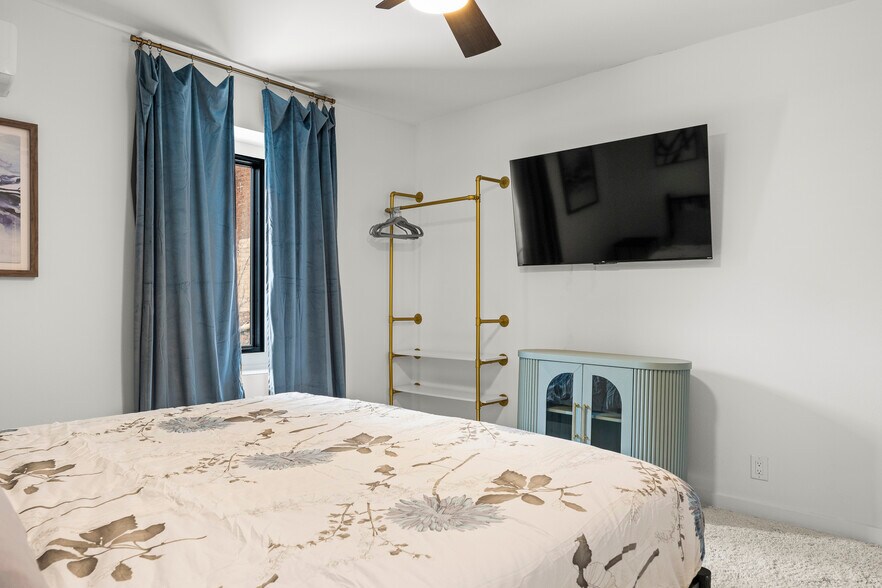 More Photos Of 9-13 Broadway St, Asheville Storefront Retail Office For Sale