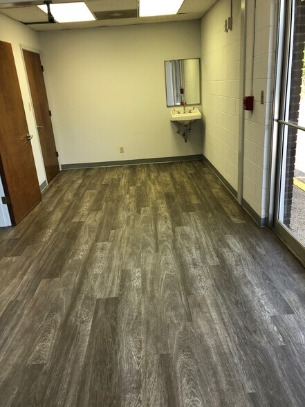 More Photos Of 3903-3919 Southern Ave, Shreveport Storefront Retail Office For Lease