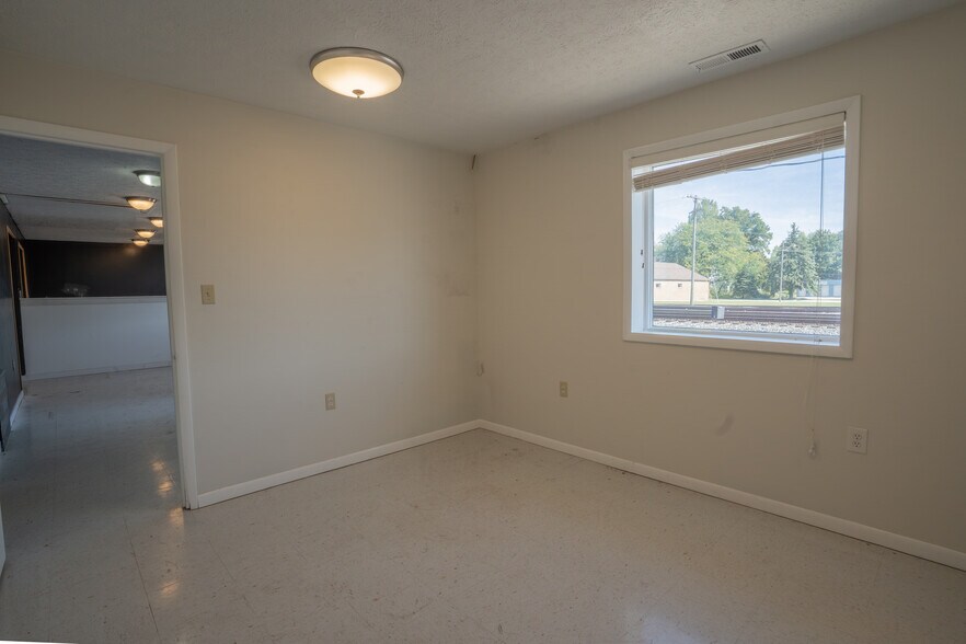 More Photos Of 207 S Railroad St, Brookston General Retail For Sale