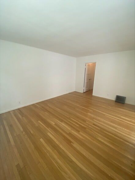 More Photos Of 1826-1832 California Ave, Santa Monica Apartments For Sale