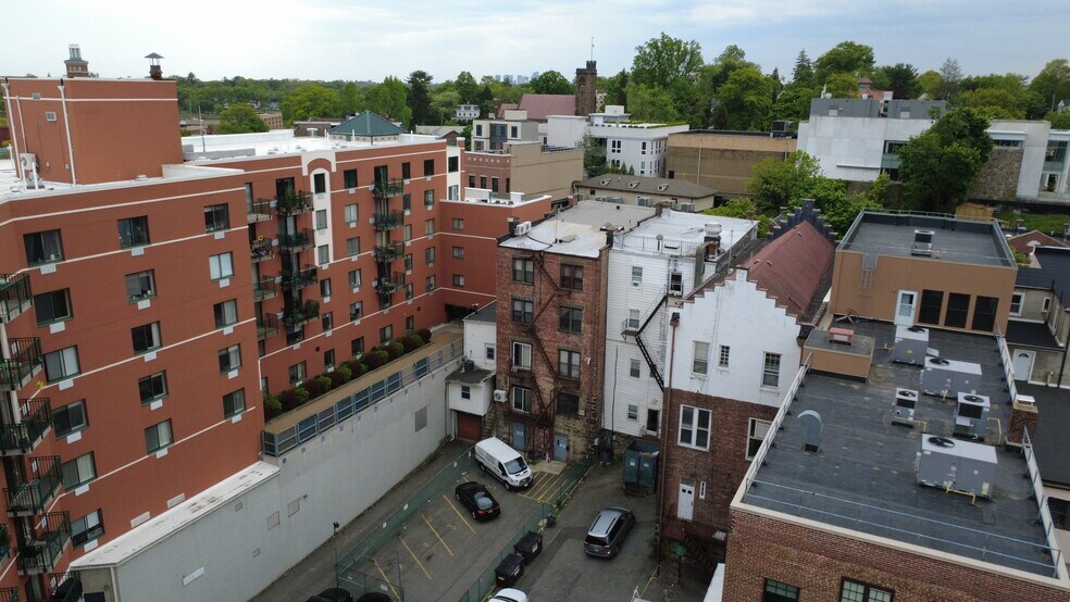 More Photos Of 139 Mamaroneck Ave, Mamaroneck Storefront Retail Residential For Lease