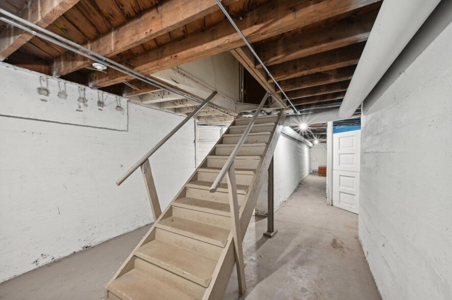 More Photos Of 108 N Main St, Edgerton Apartments For Sale