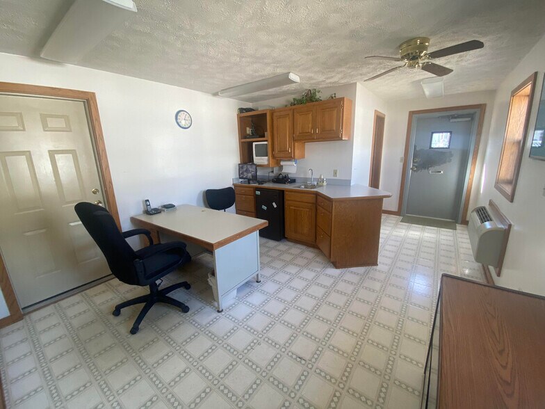 Primary Photo Of 10960 N 142nd St, Waverly Self Storage For Lease