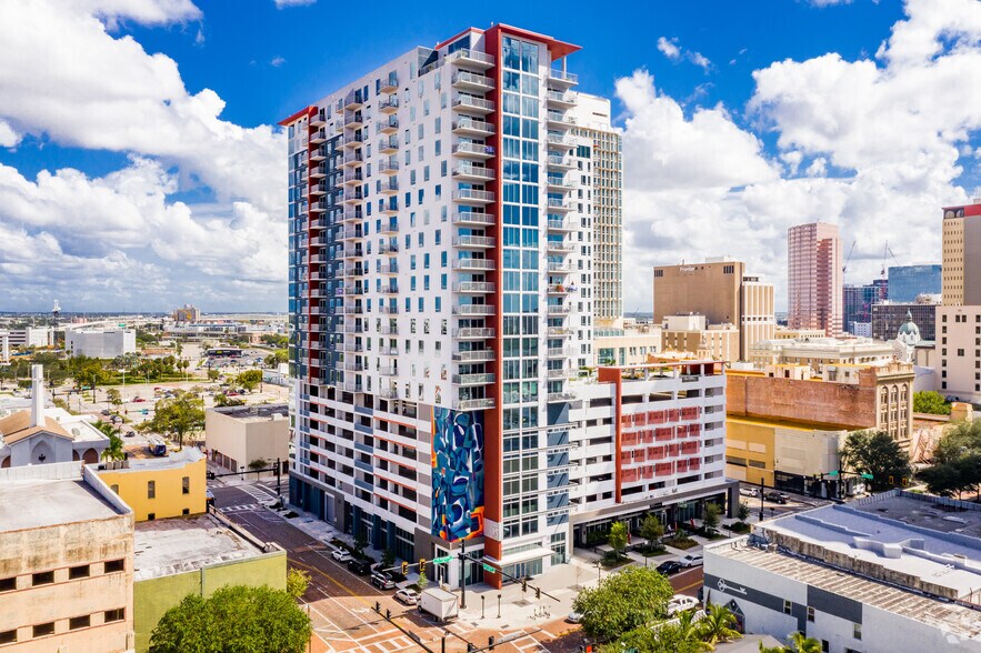 Primary Photo Of 915 N Franklin St, Tampa Apartments For Lease