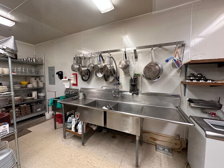 More Photos Of 807 Susie St, Diamondville Specialty For Sale