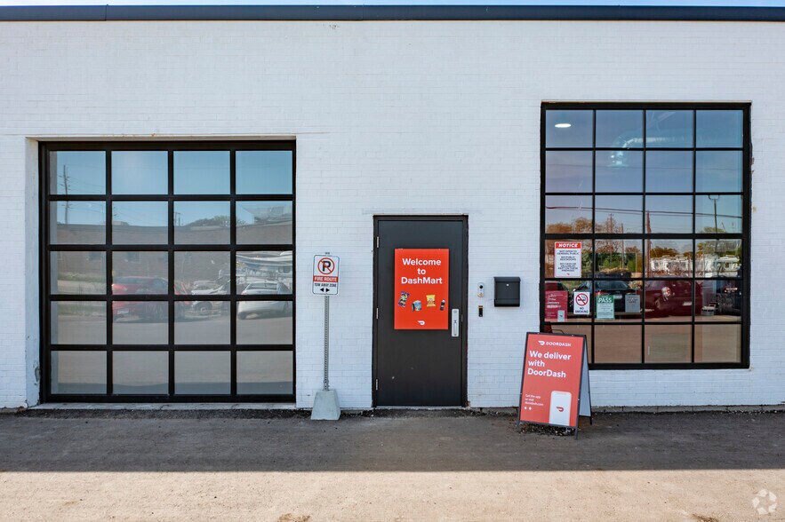 More Photos Of 14 Vansco Rd, Toronto Manufacturing For Lease