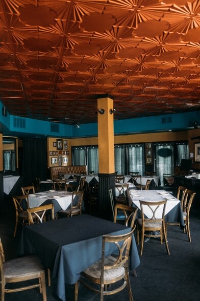 More Photos Of 7224-7228 Melrose Ave, Los Angeles General Retail For Sale