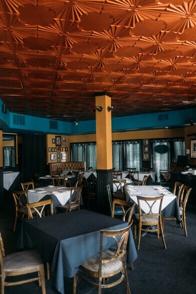 More Photos Of 7228 Melrose Ave, Los Angeles Restaurant For Lease