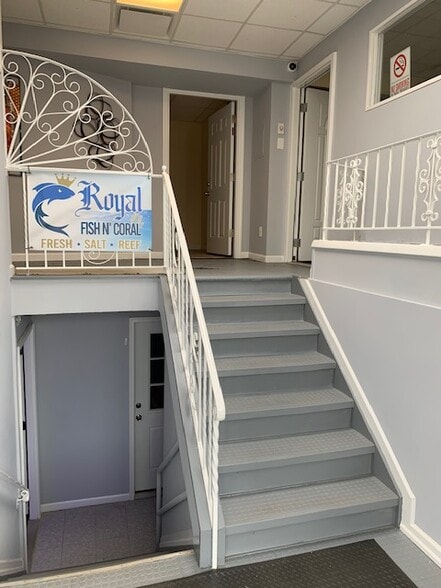 More Photos Of 1919 Deer Park Ave, Deer Park Office For Sale