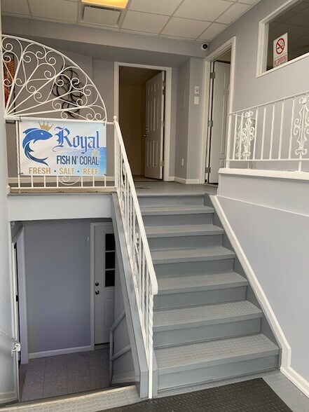 More Photos Of 1919 Deer Park Ave, Deer Park Office For Sale
