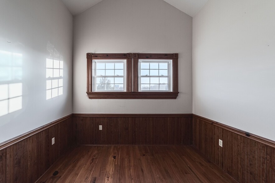 More Photos Of , Marion Unknown For Sale