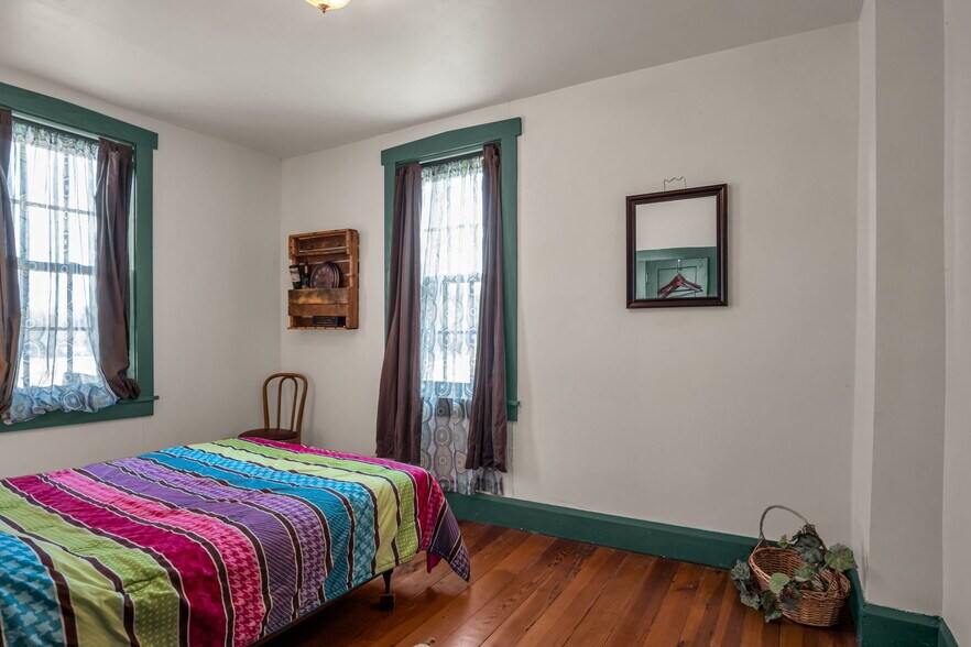 More Photos Of 3 Orchard Rd, Liverpool Winery Vineyard For Sale