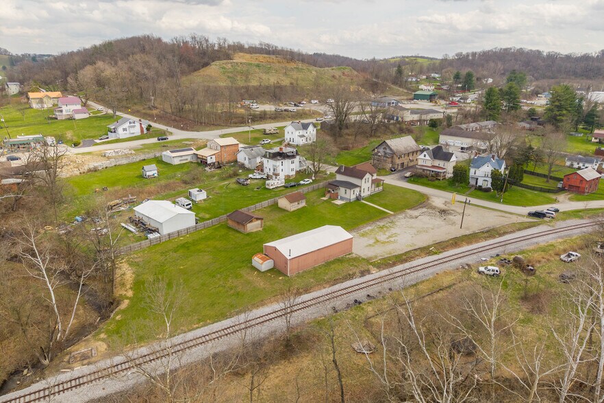 More Photos Of 19 Old Monongahela Pike, Eighty Four Service For Sale
