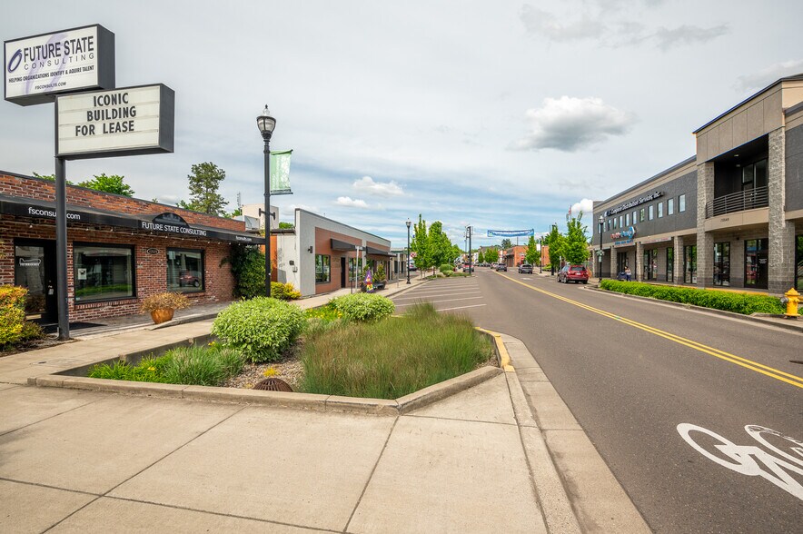 More Photos Of 12525 SW Main St, Tigard Storefront Retail Office For Lease