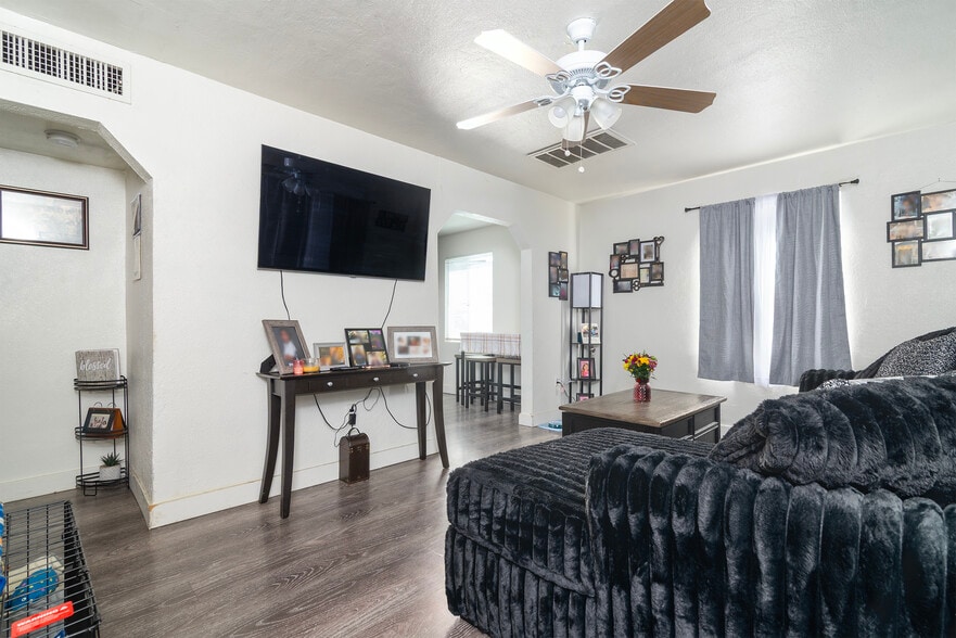 More Photos Of 2142 E Taylor St, Phoenix Multifamily For Sale