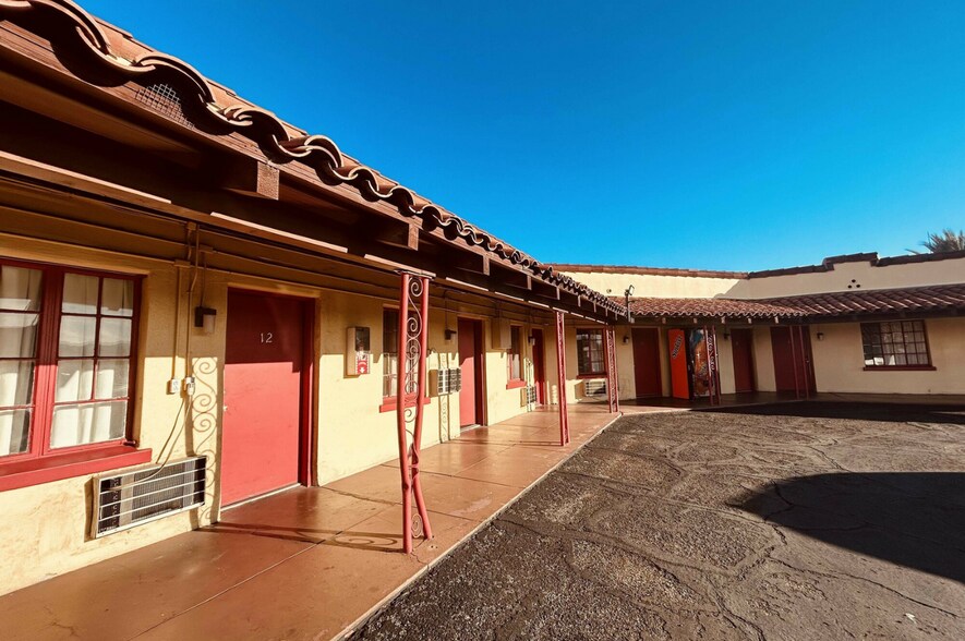 More Photos Of 1650 N Oracle Rd, Tucson Hotel For Sale