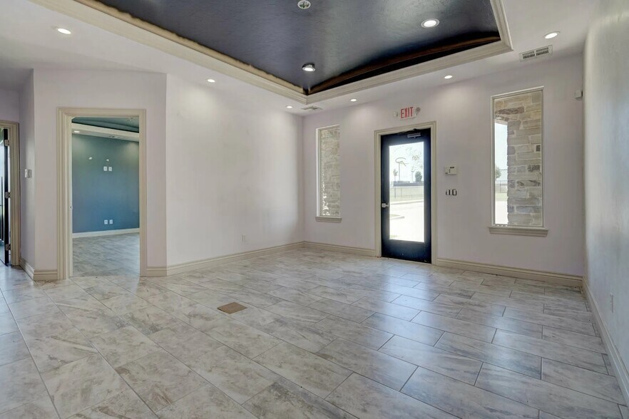 More Photos Of 1933 NW 142nd St, Oklahoma City Office For Sale