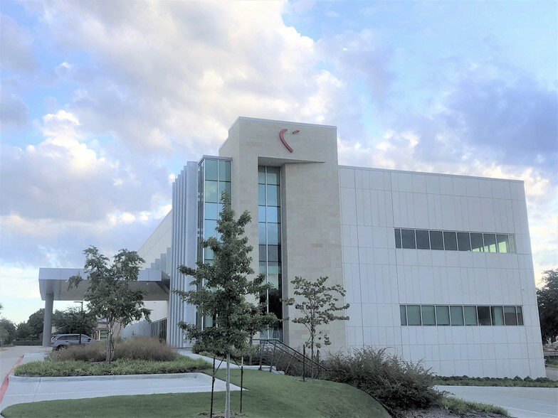 More Photos Of 4716 Dexter Dr, Plano Medical For Lease
