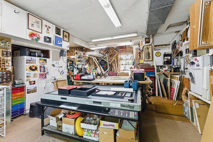 More Photos Of 1027 Columbus Ave, Springfield Freestanding For Sale