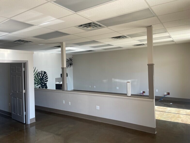 More Photos Of 1000 Main St, Altavista Storefront For Lease