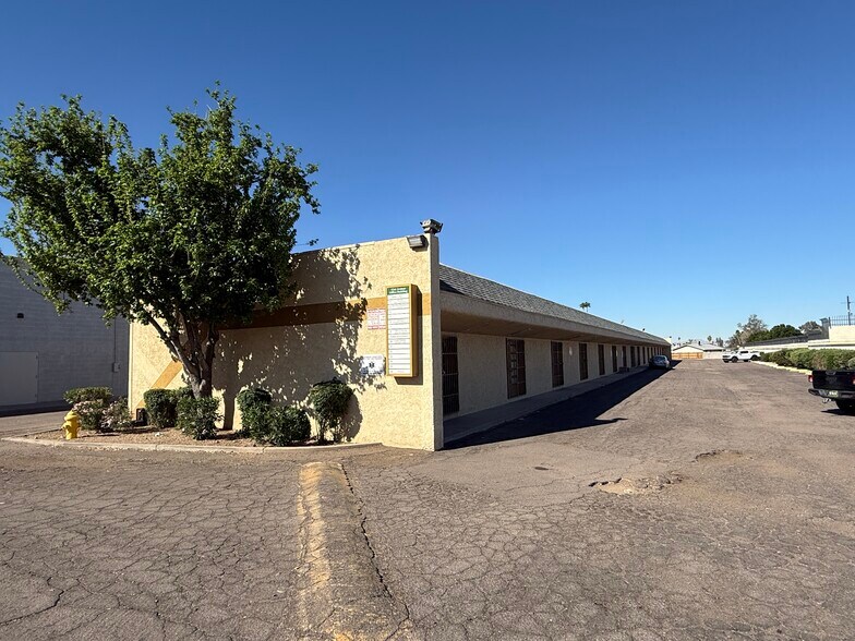 More Photos Of 9164 N 43rd Ave, Glendale Office For Sale