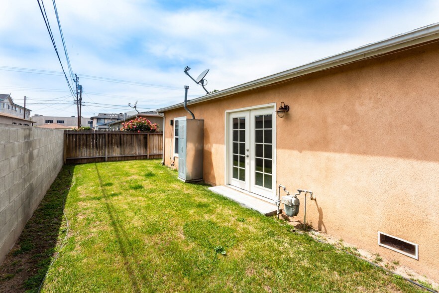 More Photos Of 13632 Cerise Ave, Hawthorne Apartments For Sale