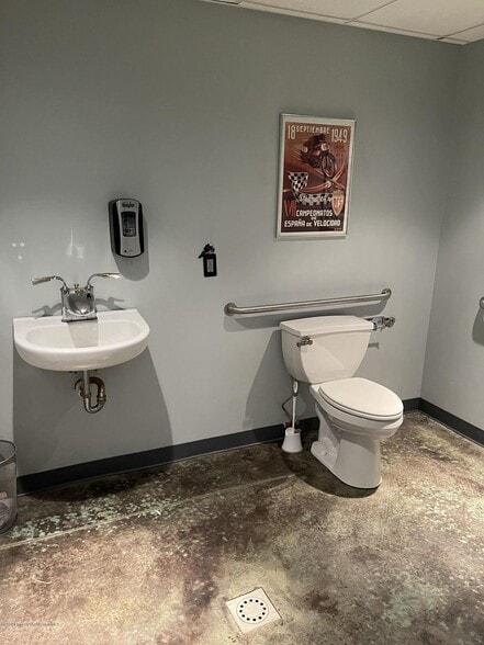 More Photos Of 233 Scranton Pocono Hwy, Moscow Auto Repair For Sale