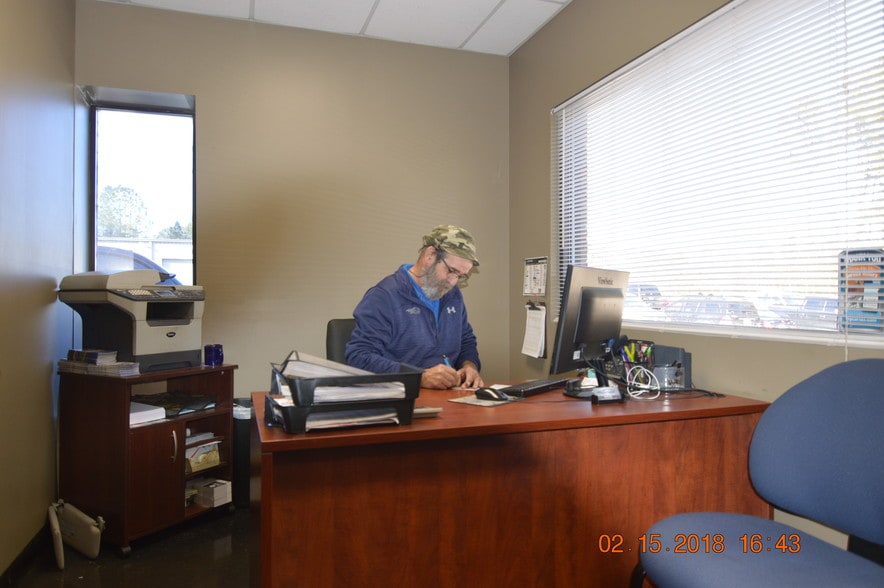 More Photos Of 4031 Broad River Rd, Columbia Auto Repair For Sale