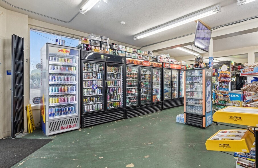 More Photos Of 1195 Newmark Ave, Coos Bay Storefront Retail Residential For Sale