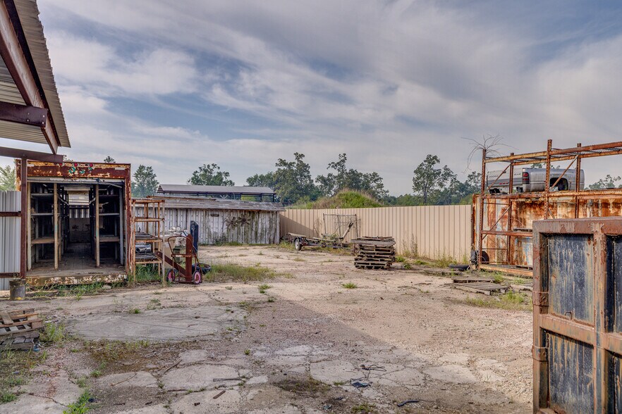 More Photos Of 118 Harold St, West Monroe Distribution For Sale