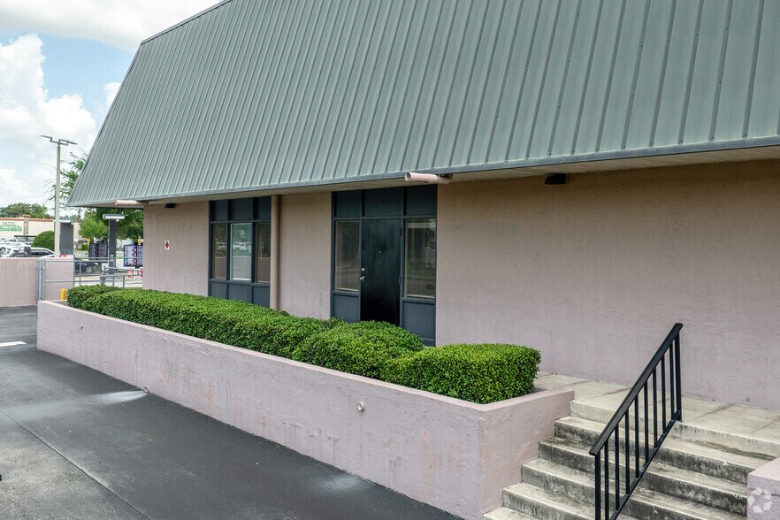 More Photos Of 1271 La Quinta Dr, Orlando Unknown For Lease